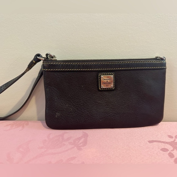 Dooney and Bourke brown leather wristlet - Picture 1 of 9